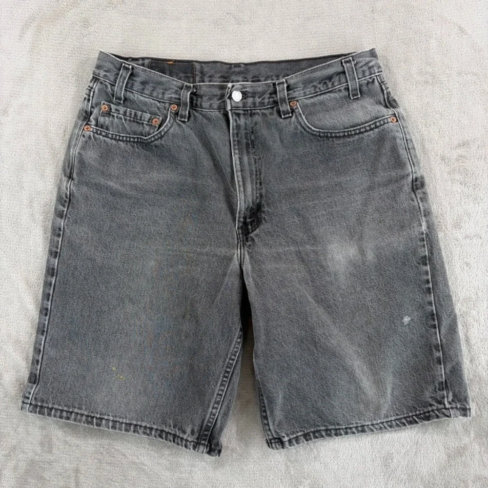 Vintage Levi's 550 Relaxed‎ Fit Denim Shorts Men 34 (Tag 36) Distressed 90s USA